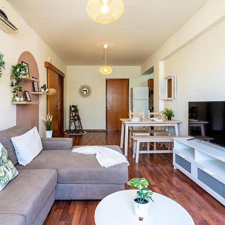 Celine'S 2 Bedrooms Apartment In Larnaca Center Exteriör bild